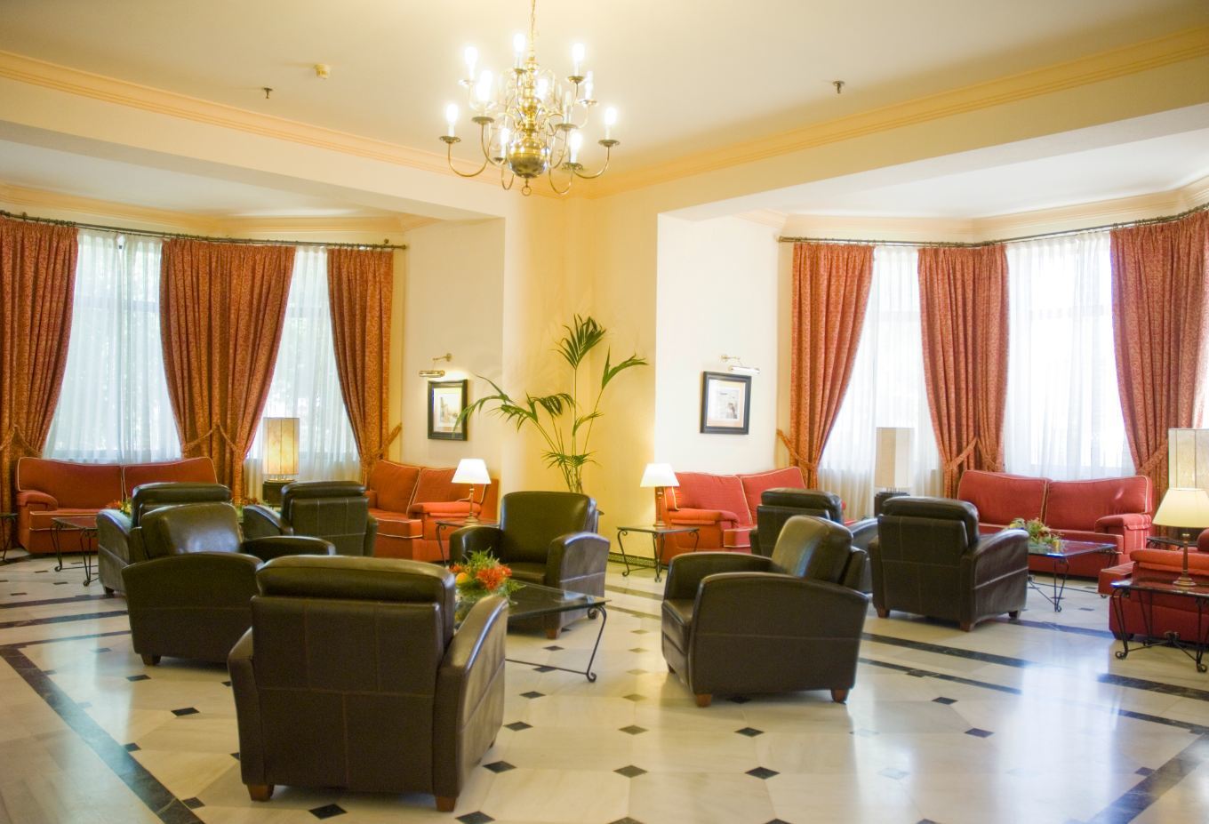 Gran & Hotel 3*